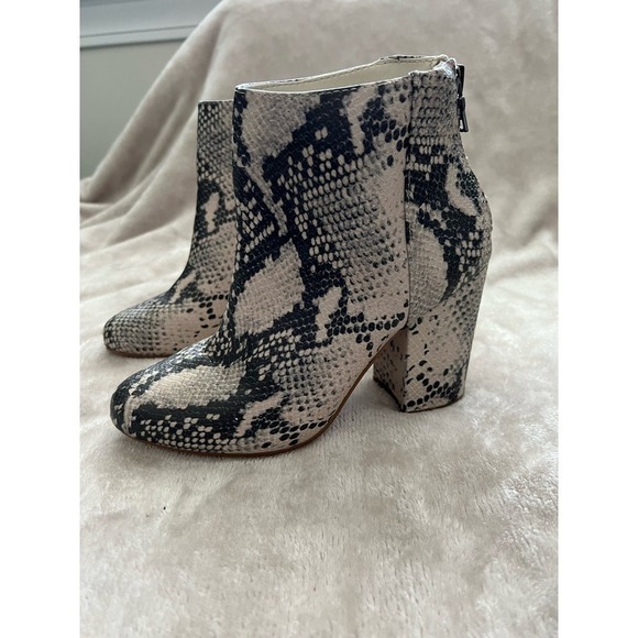 Madden Girl Shadey Snake Skin Stacked Heeled Bootie Size 6.5 - Picture 2 of 6